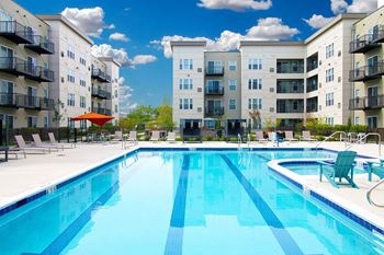 Outdoor Swimming Pool and Sundeck at Arden of Oak Brook, Oakbrook Terrace